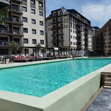 Marsal, Titova アパート *